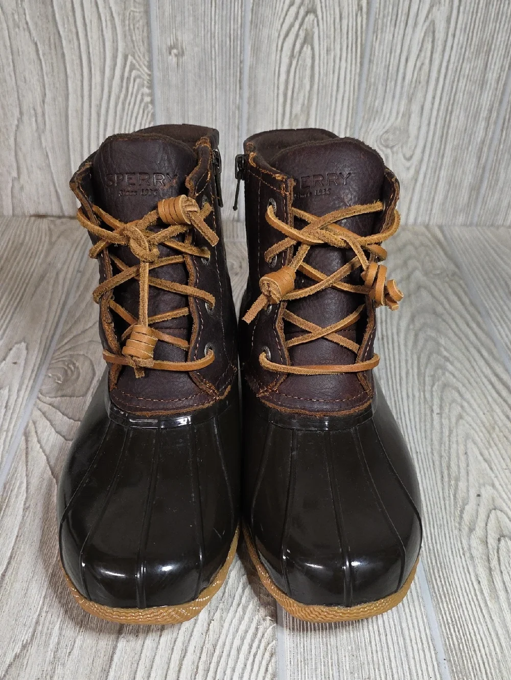 Sperry Saltwater Dark Brown Leather Upper Duck Boots Womens Size 6.5W